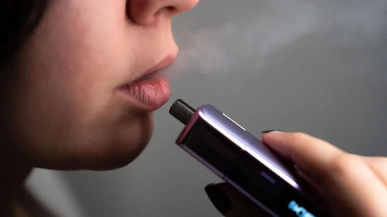 vaping myths deter smokers quitting study